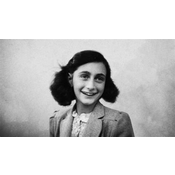 24. Anne Frank (1929-1945): Joven judía alemana que se escondió de los nazis durante la guerra y cuyo diario se convirtió en un testimonio mundial del Holocausto.