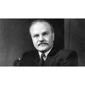 12. Vyacheslav Molotov (1890-1986): Político bolchevique y colaborador cercano de Stalin, conocido por el Pacto Molotov-Ribbentrop de 1939 entre la URSS y la Alemania nazi.