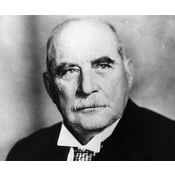 19. J.P. Morgan Jr. (1867-1943): Banquero e inversionista estadounidense, líder de J.P. Morgan & Co., jugó un papel crucial en el intento de estabilizar el mercado durante el Crack de 1929.
