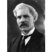 11. Ramsay MacDonald (1866-1937): Primer Ministro británico, su gobierno enfrentó los desafíos económicos de la Gran Depresión y adoptó algunas políticas keynesianas.