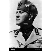 11. Galeazzo Ciano (1903-1944): Ministro de Relaciones Exteriores de Italia y yerno de Mussolini, desempeñó un papel importante en la política exterior fascista.