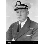 15. Chester W. Nimitz (1885-1966): Comandante en jefe de la Flota del Pacífico de los Estados Unidos, jugó un papel clave en las victorias navales sobre Japón.